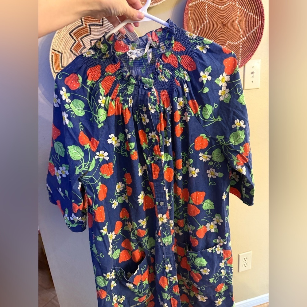 Vintage MuMu Mrs Roper Romp Robe Strawberries  Snap Closure - Flaw - Picture 3 of 10